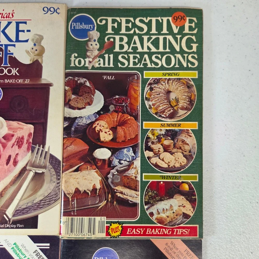 Vintage Pillsbury Cookbook Booklet Lot 1980s Bake-Off Festive Baking Crescents